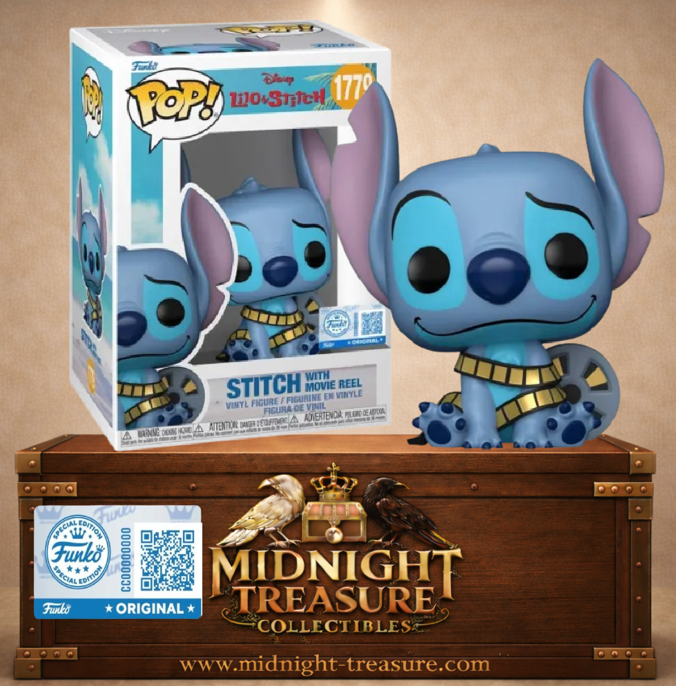 Funko Pop! Disney N°1779 Stitch de Lilo & Stitch assis avec une bobine de film grise et une pellicule dorée enroulée autour de lui.