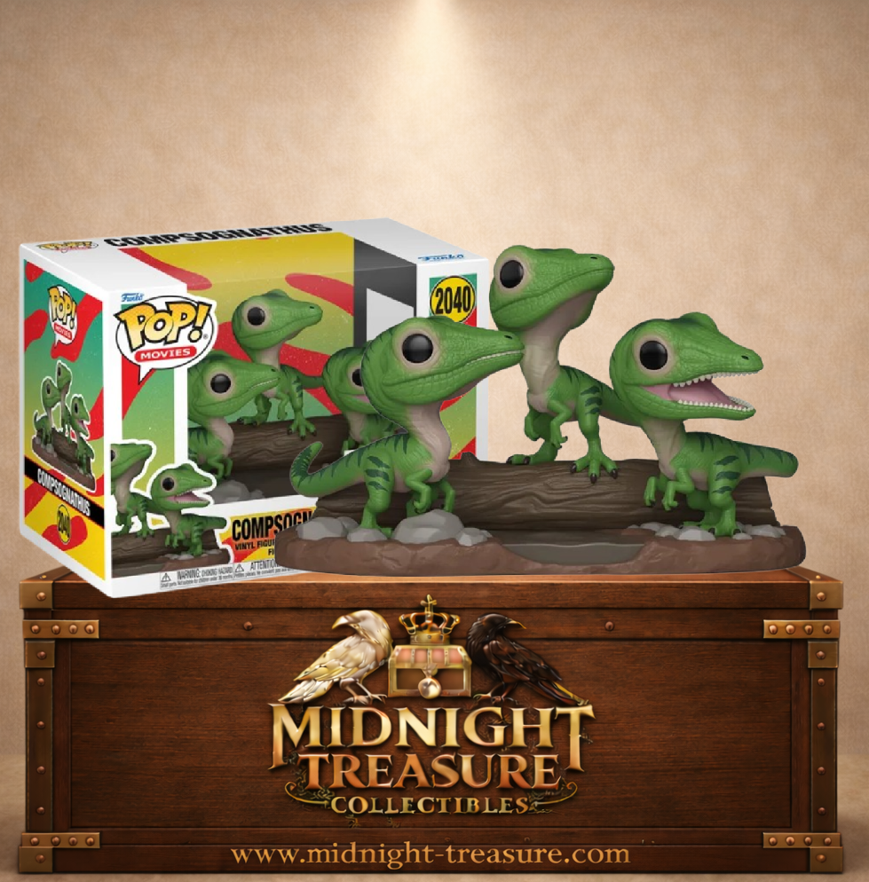 Funko Pop! Movies N°2040 – Compsognathus Deluxe représentant trois Compys verts sur un décor inspiré de Jurassic Park.