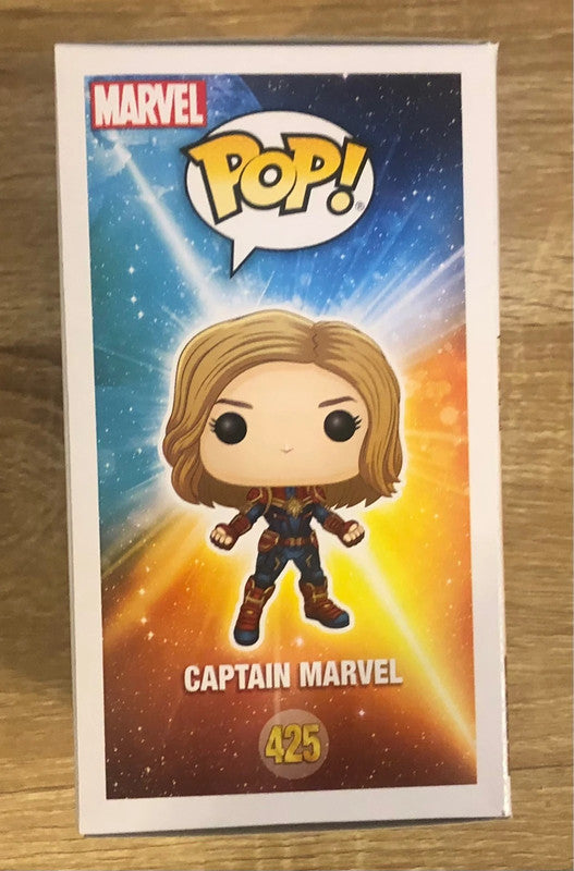 Funko Pop! Captain Marvel 425 - Chase Edition. Figurine représentant Carol Danvers avec son casque Kree et sa crête énergétique. Une édition rare et exclusive pour les fans de Marvel