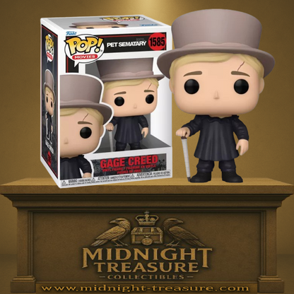 Funko Pop! Simetierre – Gage Creed (N°1585). Figurine représentant Gage en manteau sombre, chapeau haut-de-forme et canne, avec sa cicatrice emblématique. Une pièce incontournable pour les fans de Stephen King et du cinéma d’horreur.
