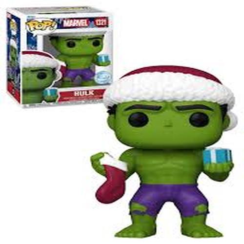 "Funko Pop! Marvel – Hulk (1321) en version festive. Le géant vert en tenue de Noël, tenant une chaussette et un cadeau, prêt à célébrer les fêtes avec style. Un ajout unique et festif pour les fans de l'univers Marvel !"

