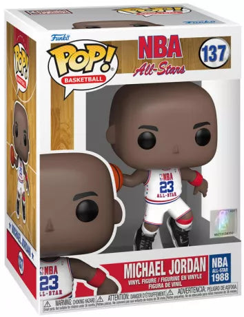 Funko Pop! NBA – Michael Jordan (NBA All-Stars 1988) (N°137). Figurine représentant Michael Jordan en plein saut avec son maillot blanc All-Star 1988. Une Pop! sportive et légendaire pour les fans de basketball.