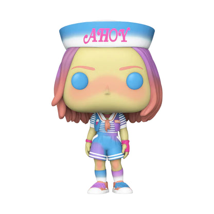 Funko Pop! Robin (1546) en uniforme Scoops Ahoy de Stranger Things, tenant un cornet de glace rose. Figurine avec chapeau "AHOY", expression malicieuse et cheveux mi-longs colorés en rose et violet.