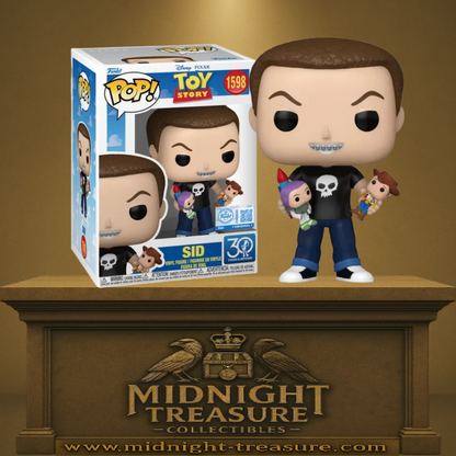 Funko Pop! Toy Story – Sid (N°1598). Figurine exclusive avec t-shirt tête de mort, sourire métallique et jouets Buzz et Woody malmenés. Une pièce culte et incontournable pour les fans de Pixar.