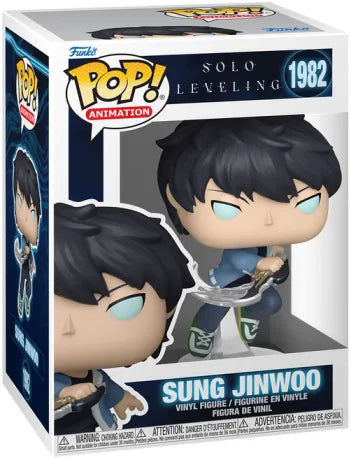 Funko Pop! Solo Leveling – Sung Jinwoo (N°1982). Sung Jinwoo en position d’attaque avec une lame incurvée argentée, cheveux noirs en bataille et yeux bleus lumineux. Une figurine dynamique et détaillée pour les fans de Solo Leveling.

