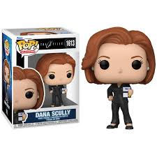 Funko Pop! X-Files Dana Scully #1613. Figurine représentant l'agent spécial Dana Scully en costume noir, tenant un badge du FBI, inspirée de la série culte X-Files."