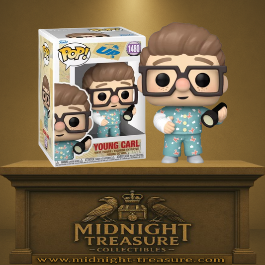 Funko Pop! Disney – La-Haut – Young Carl (N°1480). Figurine de Carl enfant avec pyjama, lampe torche et plâtre au bras. Un hommage attendrissant au film Pixar La-Haut.