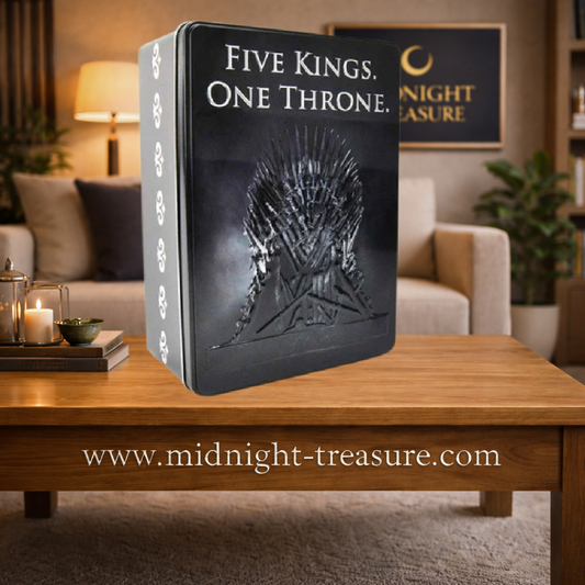 Boîte métallique Game of Thrones Five Kings One Throne noire avec Trône de Fer en relief, dimensions 16 x 24 x 8 cm.