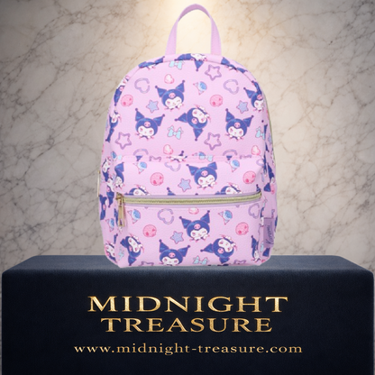 Sac à dos Kuromi Sweet On You rose pastel Sanrio avec motifs Kuromi, cœurs, étoiles, bonbons et poche avant zippée.