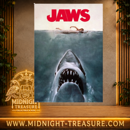 Poster Les Dents de la mer Jaws 61 x 91,5 cm reproduisant l'affiche culte du film avec le grand requin blanc remontant vers une nageuse.