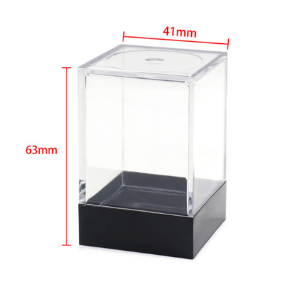 Lot de 7 dés multiformat en boîte – Nuage Blanc – Jeu de rôle. Set bleu ciel et blanc effet nuageux avec chiffres blancs (D4, D6, D8, D10, D00, D12, D20). Un design doux et aérien parfait pour Donjons & Dragons, Pathfinder et autres jeux de rôle.