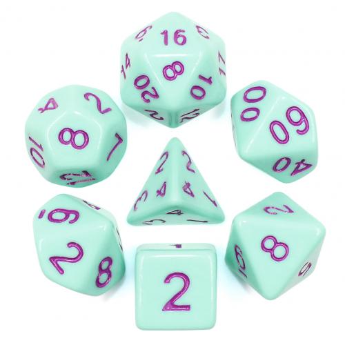 Lot de 7 dés multiformat – Rose Menthe – Jeu de rôle. Set complet pastel vert menthe avec chiffres violets (D4, D6, D8, D10, D00, D12, D20). Un style original et rafraîchissant parfait pour Donjons & Dragons, Pathfinder et autres jeux de rôle.