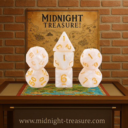 Lot de dés – Jeu de rôle – Set 7 pièces – Blanc nacré & chiffres dorés. Dés en acrylique nacré avec gravure dorée pour une lecture claire et un style raffiné. Idéal pour Donjons & Dragons et autres JDR.

