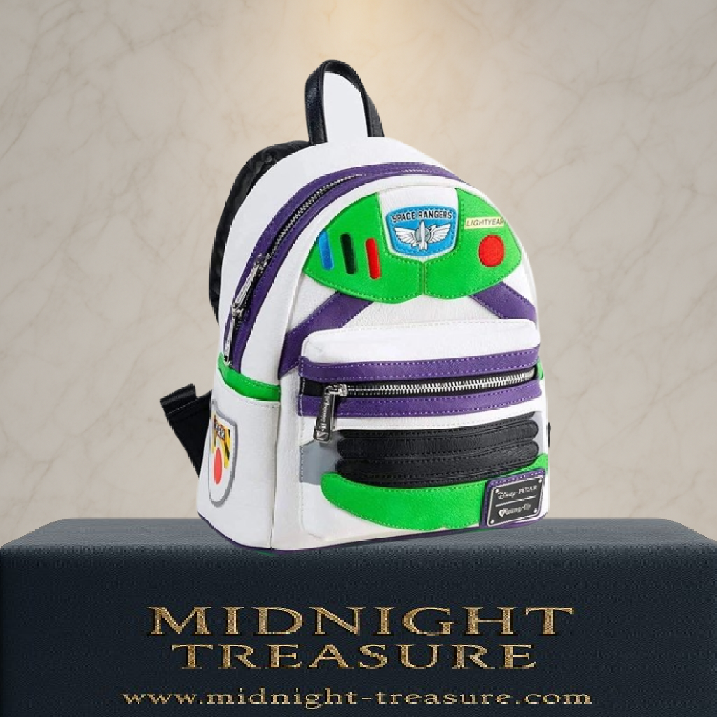 Mini sac à dos Loungefly – Toy Story – Buzz L’Éclair – 23 x 25 x 11 cm. Sac en simili cuir inspiré de l’armure emblématique de Buzz, avec patchs Space Rangers et intérieur imprimé Toy Story.