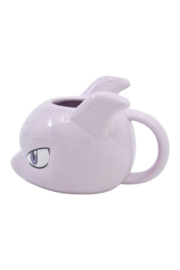 Mug 3D Mewtwo – Pokémon – 385 ml – Céramique dolomite. Un mug sculpté en relief représentant le visage intense de Mewtwo avec ses yeux perçants violets et ses cornes distinctives. Idéal pour les fans de Pokémon et les collectionneurs