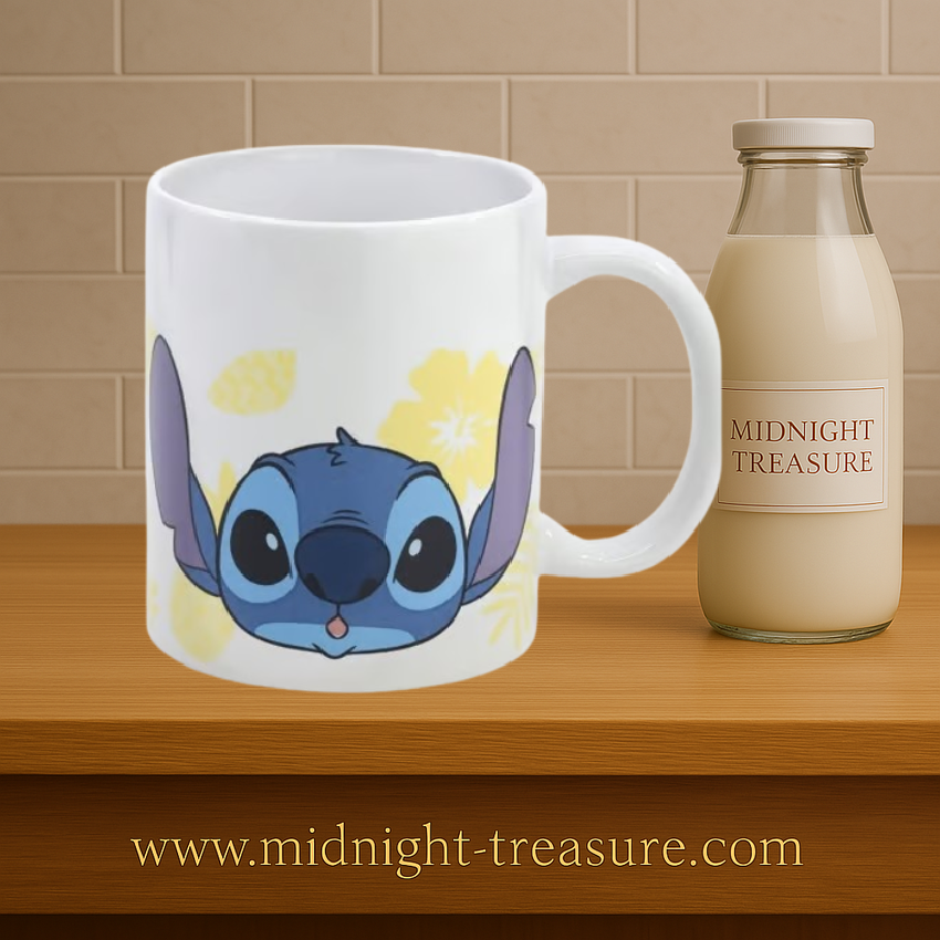 Mug Disney – Stitch Ananas – 325 ml. Tasse en céramique jaune avec design en forme d’ananas et motif de Stitch. Un mug original et tropical sous licence officielle Disney.