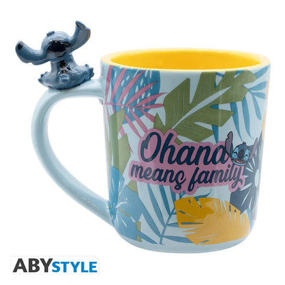 Mug Lilo & Stitch – Stitch Hawaïen – 460 ml. Mug 3D en céramique avec figurine Stitch sur l’anse, visuels tropicaux et inscription « Ohana means family », produit officiel ABYstyle.