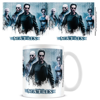 Mug The Matrix – Réalité Simulée – 315 ml – Officiel. Mug en céramique avec Neo, Morpheus et Trinity dans un design glitch numérique. Un must-have pour les fans de science-fiction et de cyberpunk.

