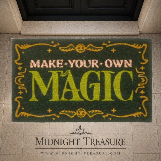 Paillasson Wicked Make Your Own Magic en fibre de coco avec base antidérapante PVC, produit officiel au design magique vert et doré.