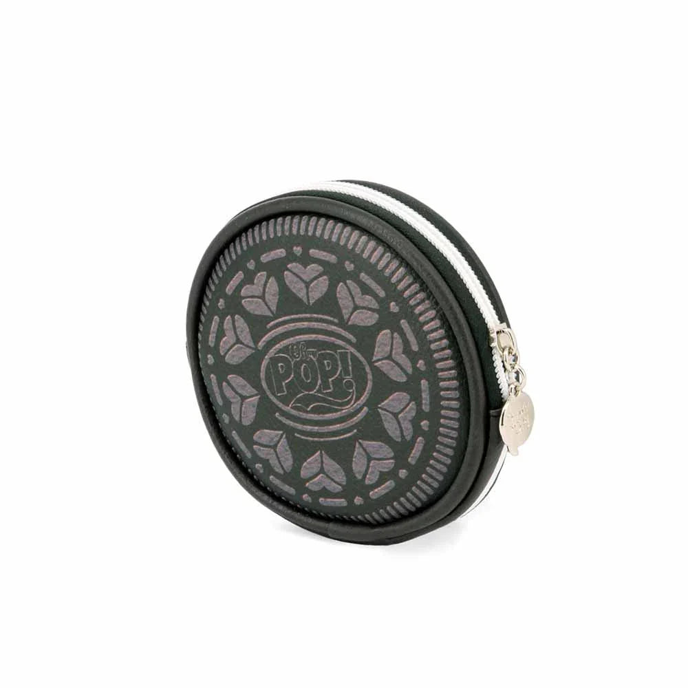 Porte-monnaie rond Oh My Pop! Black Cookie – 12 cm. Accessoire pop art noir avec motif graphique, fermeture zippée et format compact en polyester et PVC.