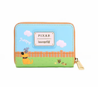 Portefeuille Loungefly Pixar – Là-Haut – Maison avec Kevin et Doug. Design coloré inspiré du film Là-Haut, avec plusieurs compartiments et finition en simili cuir. Un must-have pour les fans de Pixar."