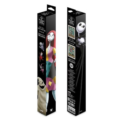 Lot de 2 mini posters L’Étrange Noël de Monsieur Jack – 38 x 52 cm – Officiel. Jack Skellington et Sally dans des illustrations style tarot. Un set collector gothique et magique pour les fans de Tim Burton.