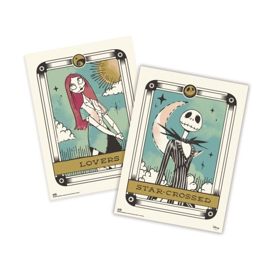 Lot de 2 mini posters L’Étrange Noël de Monsieur Jack – 38 x 52 cm – Officiel. Jack Skellington et Sally dans des illustrations style tarot. Un set collector gothique et magique pour les fans de Tim Burton.