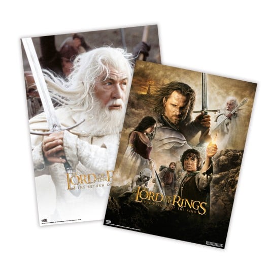 Lot de 2 mini posters Seigneur des Anneaux – 38 x 52 cm – Officiel. Gandalf, Aragorn, Frodon et les héros de la Terre du Milieu en visuels épiques. Un set collector incontournable pour les fans de Tolkien.