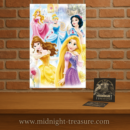 Poster Princesses Disney – Groupe – 61 x 91 cm. Illustration colorée réunissant Aurore, Cendrillon, Blanche-Neige, Belle et Raiponce.