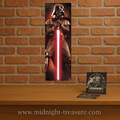 Poster de porte Star Wars – Darth Vader – 53 x 158 cm. Illustration verticale du Seigneur Noir des Sith avec son sabre laser rouge.