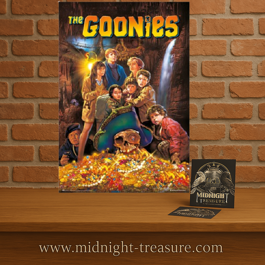 Poster The Goonies – Affiche Film – 61 x 91 cm – Officiel. Les jeunes héros du film autour d’un trésor de pirates et d’un crâne doré dans une grotte mystérieuse.