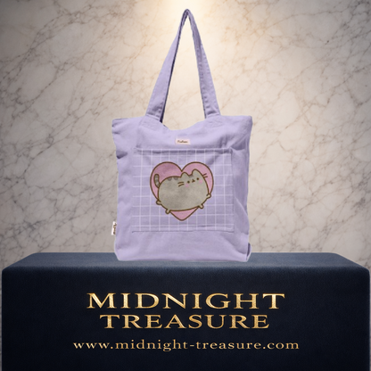 Tote Bag Premium Pusheen Love violet avec Pusheen dans un cœur rose et grande poche extérieure