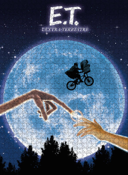 Puzzle 1000 pièces E.T. L'Extra-Terrestre – Image emblématique d’E.T. et Elliott volant à vélo devant la pleine lune.