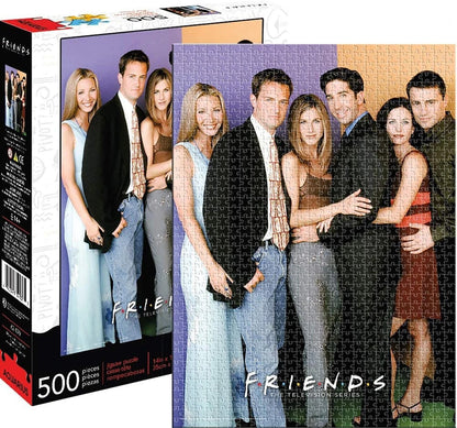 Puzzle Friends – Cast – 500 pièces – 35 x 48 cm – Aquarius. Les six amis de la série culte Friends réunis dans un visuel iconique. Un puzzle collector parfait pour les fans de sitcoms.