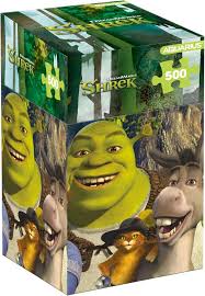 Puzzle Shrek – Family – 500 pièces – 48 x 35 cm – Aquarius. Illustration amusante de Shrek, Fiona, l’Âne et le Chat Potté réunis. Un puzzle collector parfait pour les fans de DreamWorks.