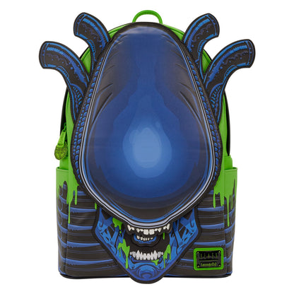 Sac à dos Loungefly – Alien Xenomorph Cosplay Glow. Design figural 3D du Xénomorphe avec détails bleus et slime vert fluorescent. Effet Glow-in-the-Dark. Un sac imposant parfait pour les fans de la saga Alien.