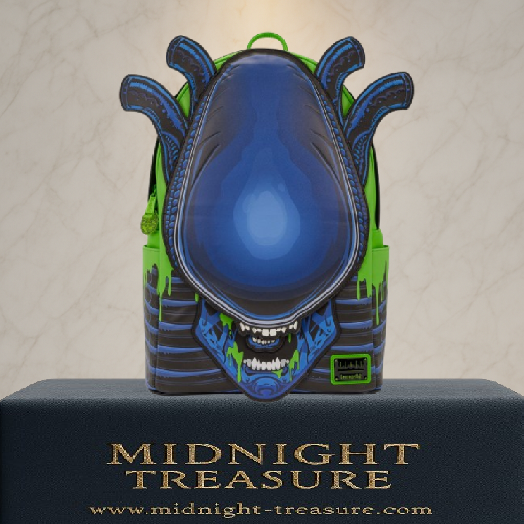 Sac à dos Loungefly – Alien Xenomorph Cosplay Glow. Design figural 3D du Xénomorphe avec détails bleus et slime vert fluorescent. Effet Glow-in-the-Dark. Un sac imposant parfait pour les fans de la saga Alien.