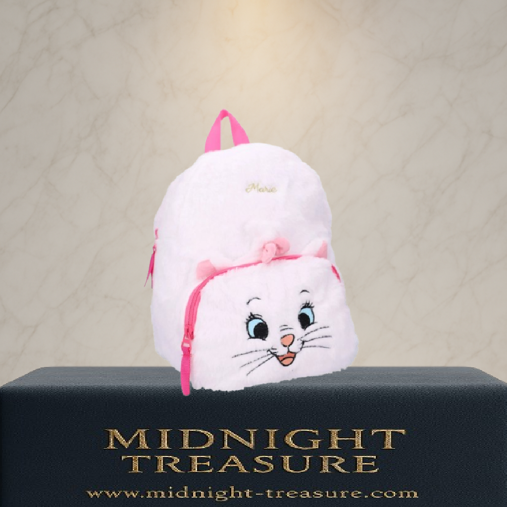 Sac à dos Fluffy Marie – Disney Les Aristochats – 26 x 21 x 11 cm. Sac à dos en fausse fourrure blanche avec visage brodé de Marie, poche frontale zippée et bretelles réglables, idéal pour les fans Disney.