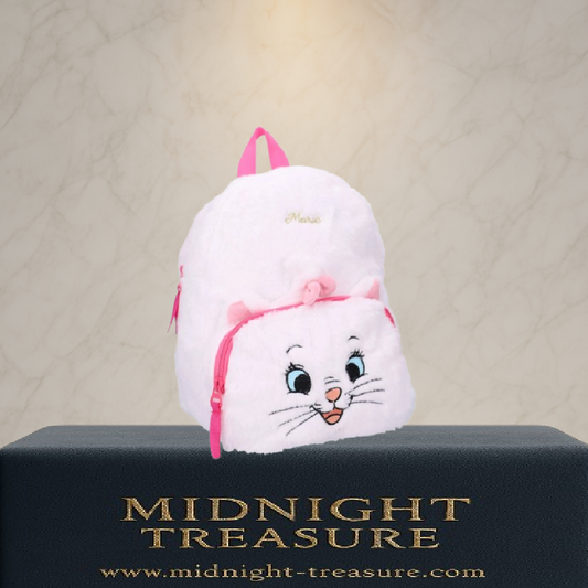 Sac à dos Fluffy Marie – Disney Les Aristochats – 26 x 21 x 11 cm. Sac à dos en fausse fourrure blanche avec visage brodé de Marie, poche frontale zippée et bretelles réglables, idéal pour les fans Disney.