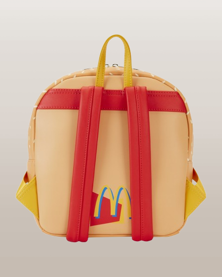 "Sac à Dos Loungefly McDonald's Big Mac Figural. Un sac à dos fun et original en forme de Big Mac avec des détails réalistes de laitue, fromage et sauce, parfait pour les fans de McDonald's et de mode décalée !"

