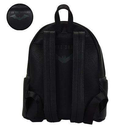 Sac à dos Loungefly – The Batman (2022) – Cosplay Armure – 23 x 27 x 11 cm. Design noir mat avec détails en relief inspirés du costume de Batman. Un sac élégant et sombre pour les fans du Chevalier Noir.

