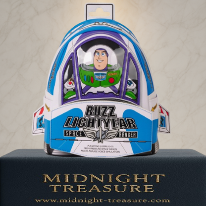 Mini sac à dos Loungefly – Toy Story 30ème Anniversaire – Buzz L’Éclair Rocket Packaging – 23 x 27 x 12 cm. Inspiré de l’emballage fusée iconique du film, avec détails phosphorescents et doublure Toy Story.