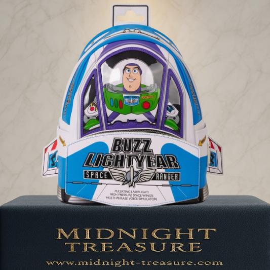 Mini sac à dos Loungefly – Toy Story 30ème Anniversaire – Buzz L’Éclair Rocket Packaging – 23 x 27 x 12 cm. Inspiré de l’emballage fusée iconique du film, avec détails phosphorescents et doublure Toy Story.