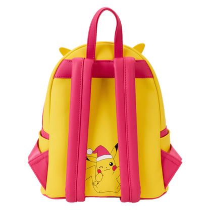 Sac à dos mini Loungefly – Pokémon – Holiday Pikachu – 23 x 27 x 11 cm. Pikachu avec bonnet de Noël et guirlande lumineuse en fibre optique, détails appliqués et doublure festive à motifs Pokéball.