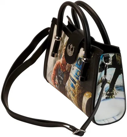 Sac à main Loungefly – Star Wars L’Empire Contre-Attaque – 29,2 x 24,1 x 8,8 cm. Sac en simili cuir avec illustrations des scènes cultes, intérieur doublé thématique et bandoulière amovible.