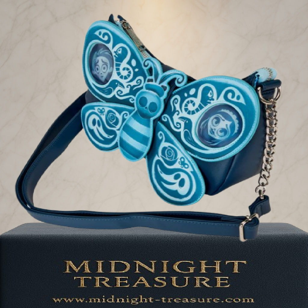 Sac à bandoulière Loungefly – Les Noces Funèbres Papillon Lenticulaire – 22 x 15 cm. Sac en simili cuir bleu avec design papillon en relief et ailes lenticulaires, doublure à motifs gothiques.