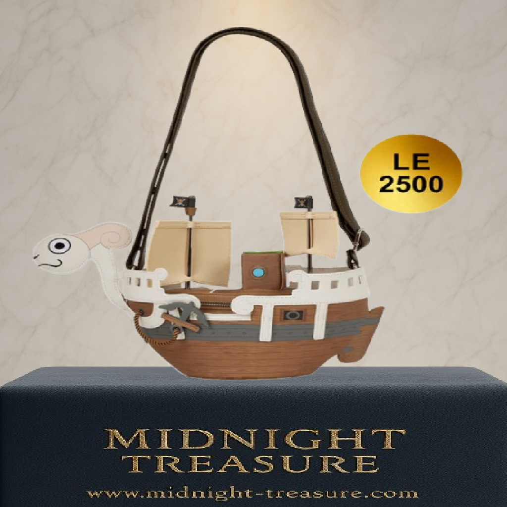 Sac crossbody Loungefly – One Piece – Vogue Merry – SDCC Exclusive – 24 x 17,7 x 13,9 cm. Sac en forme du navire Going Merry avec détails brodés et appliqués. Un collector rare pour tous les fans de One Piece.

