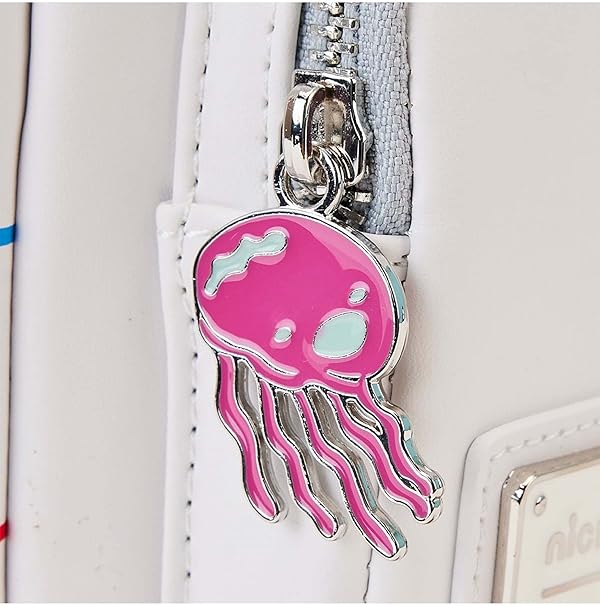 Sac à dos Loungefly – Bob l’Éponge – Sandy Cheeks Cosplay – 23 x 11 x 25 cm. Mini sac blanc en simili cuir avec casque, fleur rose, écusson gland et breloque méduse rose.

