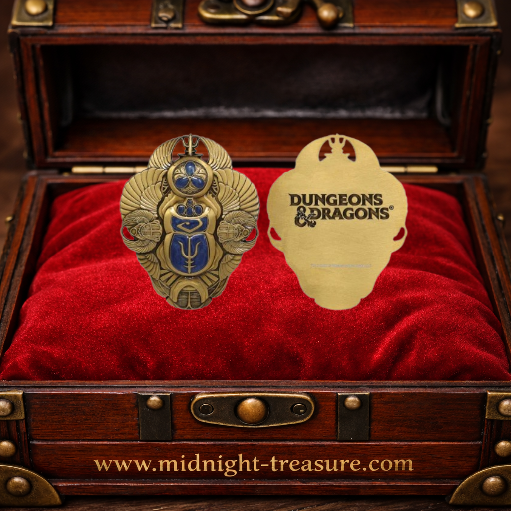 Scarabée de Protection Dungeons & Dragons – Réplique métal édition limitée 5 000 exemplaires. Pièce numérotée individuellement avec finitions émaillées, livrée avec présentoir et boîte collector.