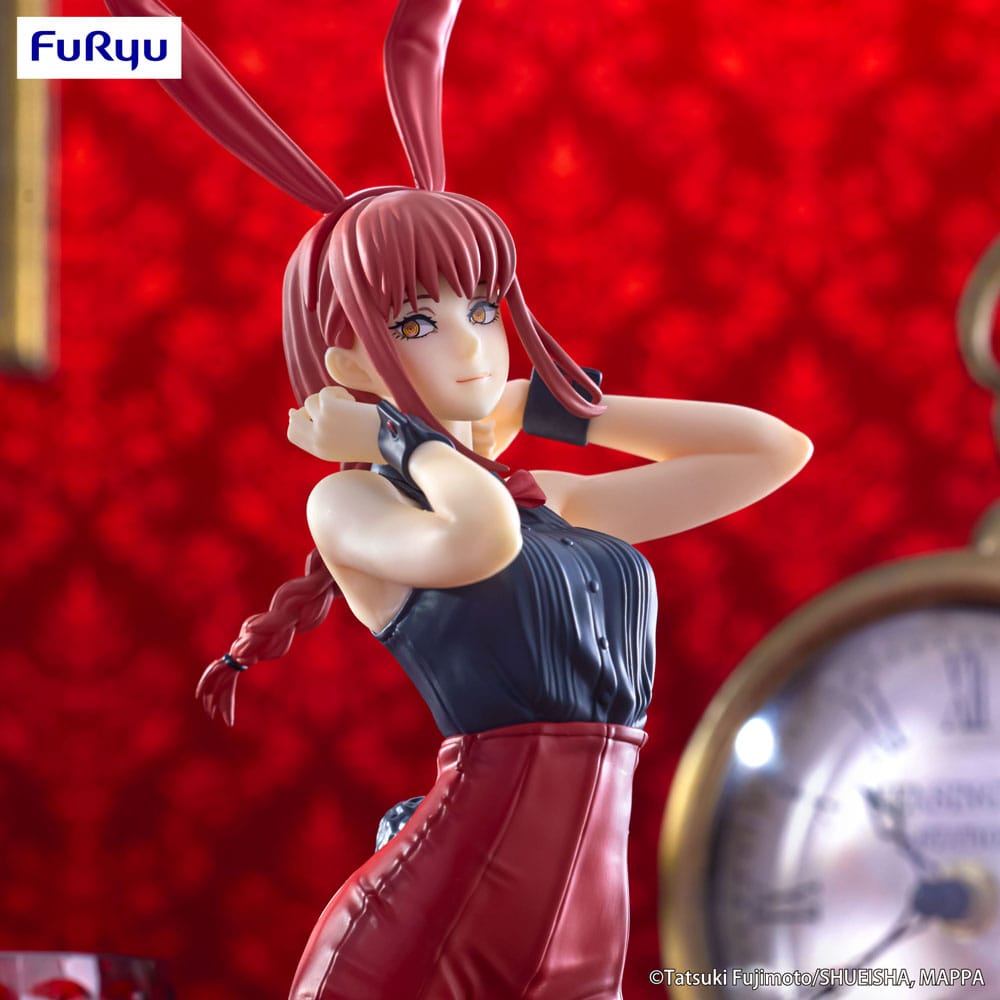 Statuette Chainsaw Man – Makima – BiCute Bunnies Red – 30 cm – FuRyu. Makima en tenue bunny rouge et noire, posture élégante et regard dominateur. Une figurine imposante et stylée pour les fans de Chainsaw Man.